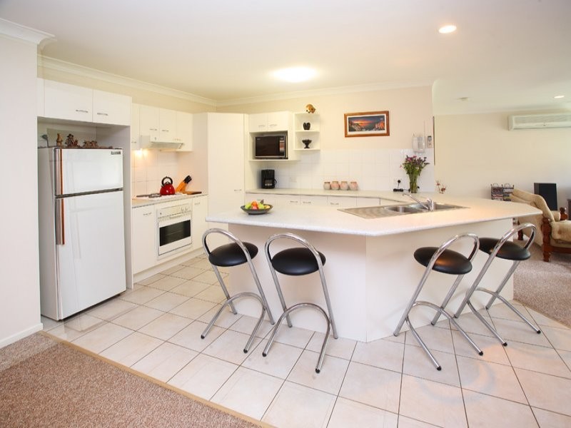 7 Fern Place, Kenmore QLD 4069