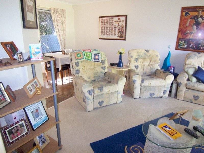 9 Langer Pl, Arundel QLD 4214