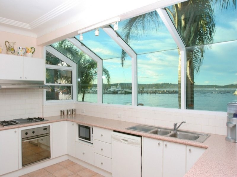 31 Beach Road, Batemans Bay NSW 2536