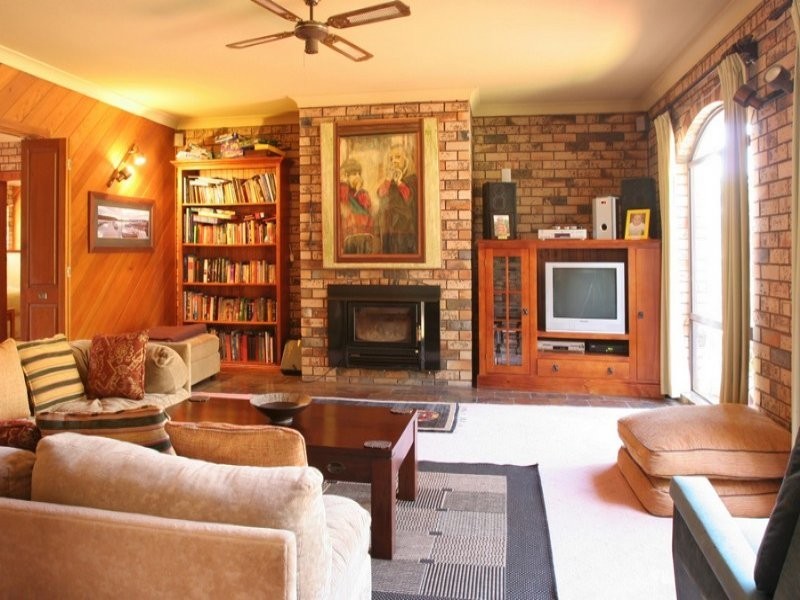 32 River Road, Mossy Point NSW 2537