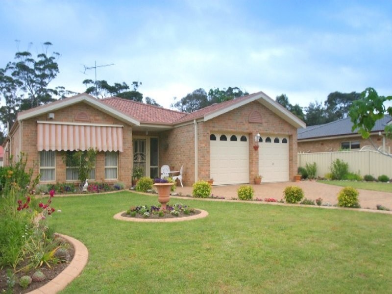 11 Boulder Close, Broulee NSW 2537