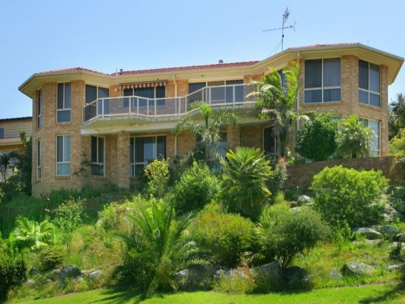 1 Bellbird Close, Surfside NSW 2536