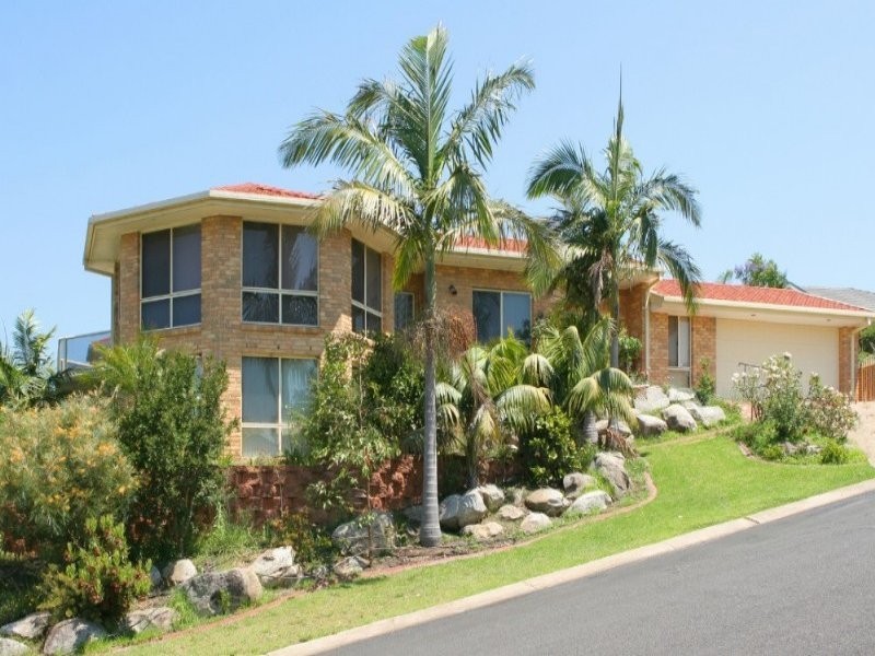 1 Bellbird Close, Surfside NSW 2536
