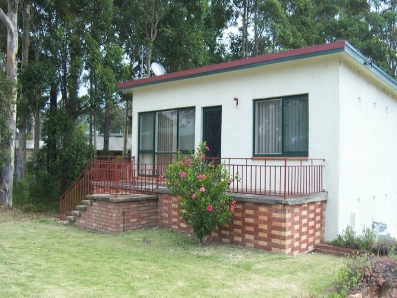 516 Beach Rd, Denhams Beach NSW 2536