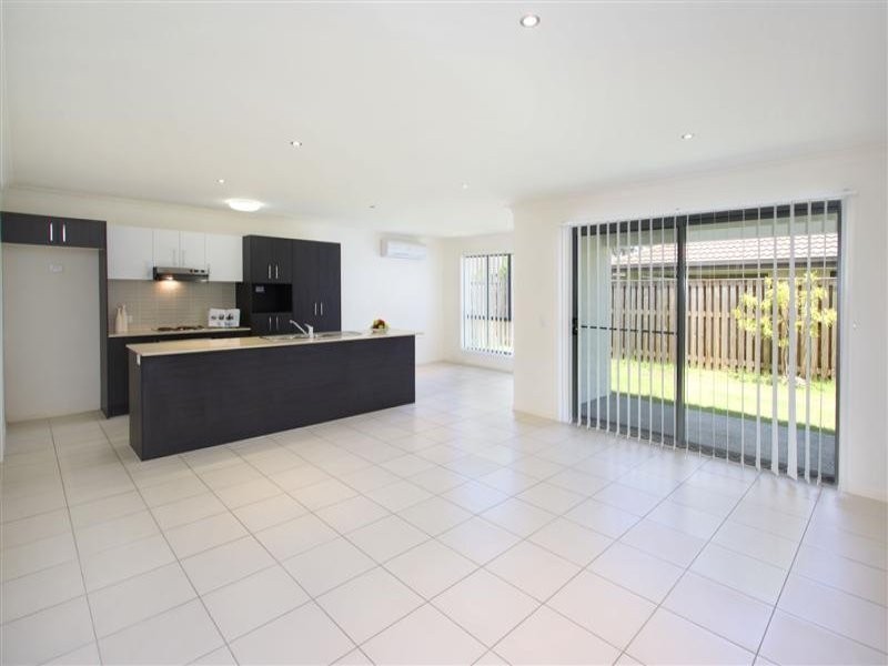 6 Kempsey Close, Fitzgibbon QLD 4018