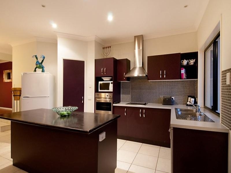 3 Valencia Court, Eatons Hill QLD 4037