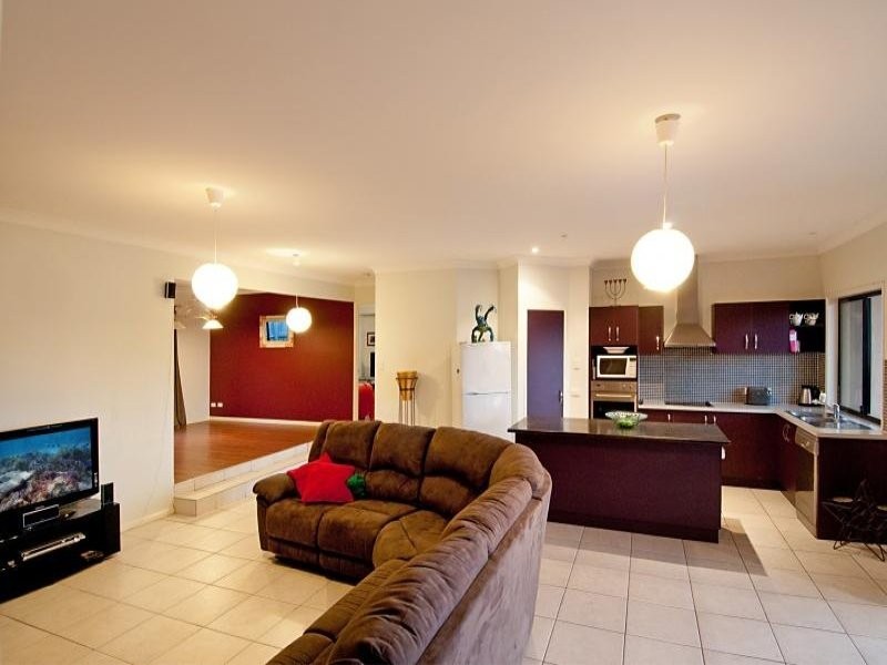 3 Valencia Court, Eatons Hill QLD 4037