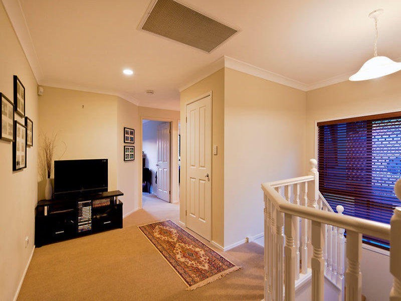 32 Cobblestone Street, Bridgeman Downs QLD 4035