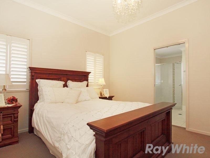 63 Petrie Crescent, Aspley QLD 4034
