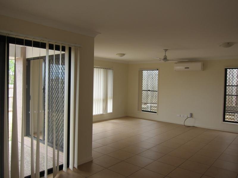 17a Diane Parade, Kallangur QLD 4503