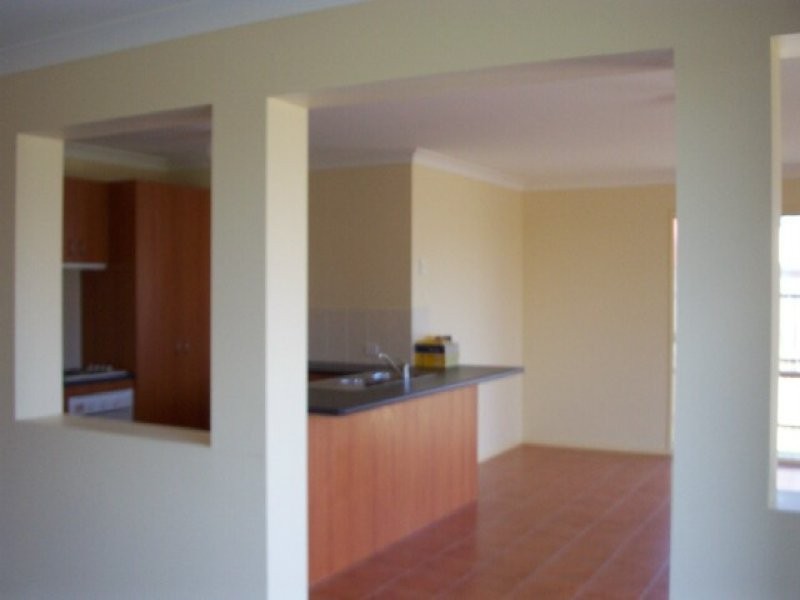 8 Nique Court, Scarborough QLD 4020