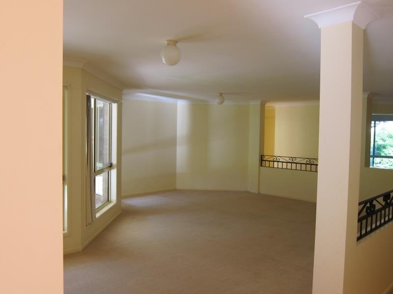 16 Hatia Grove, Ferny Grove QLD 4055