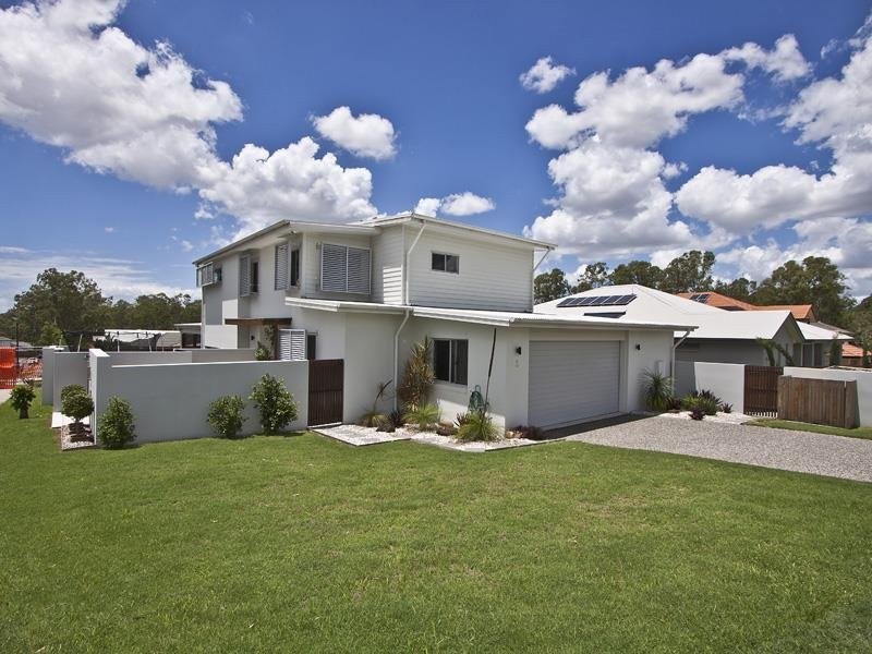 2 Dewberry Place, Bridgeman Downs QLD 4035