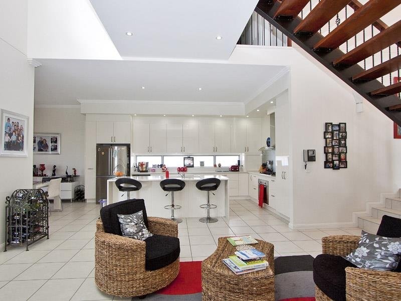 2 Dewberry Place, Bridgeman Downs QLD 4035