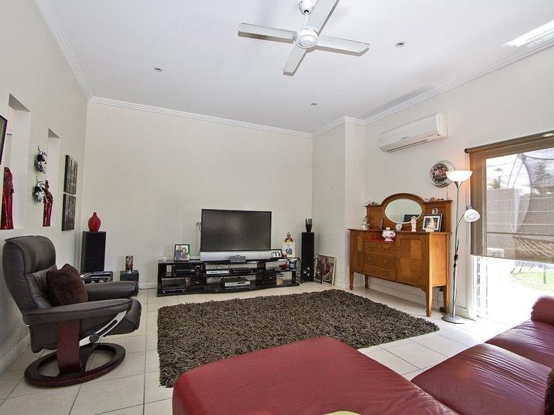 2 Dewberry Place, Bridgeman Downs QLD 4035