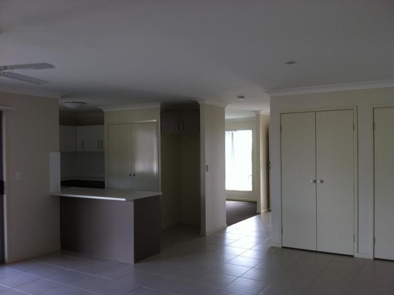 2 Karen Court, Redbank Plains QLD 4301
