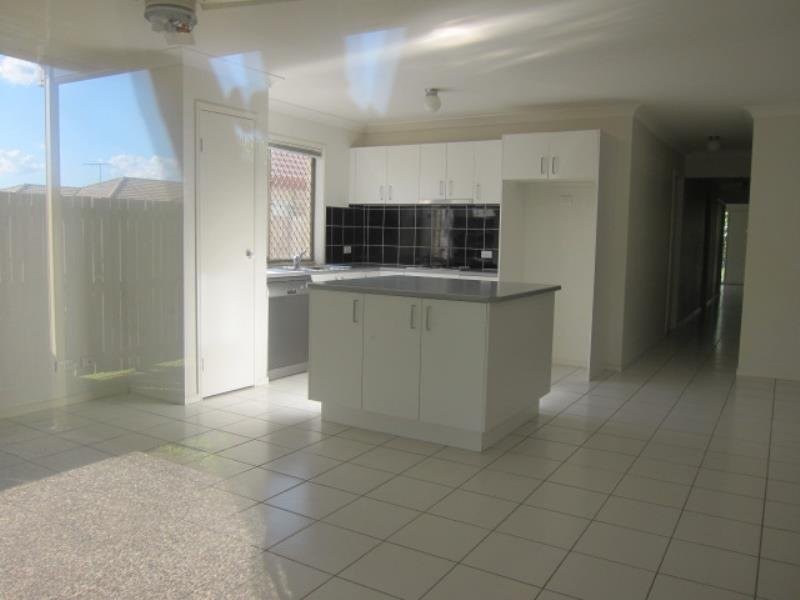 33 Griffen Place, Crestmead QLD 4132