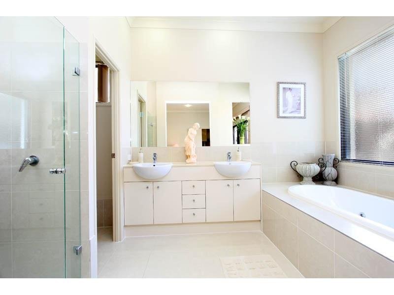 4 Darien Street, Bridgeman Downs QLD 4035