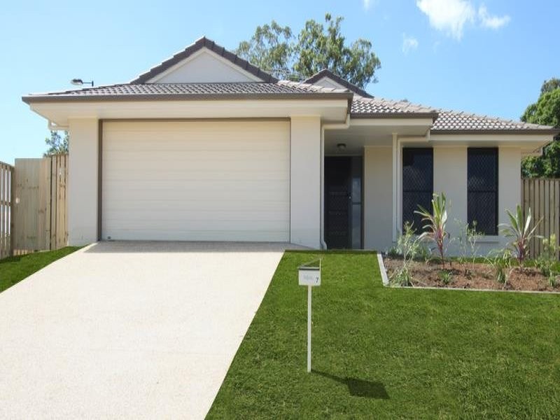 7 Roland Court, Kallangur QLD 4503