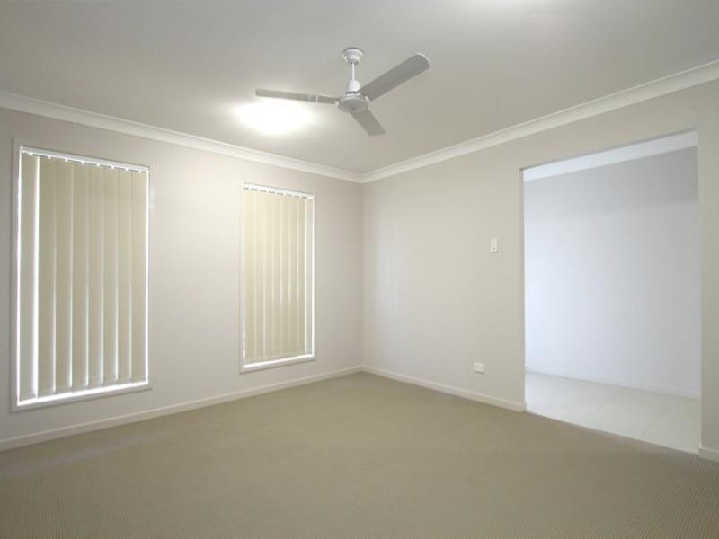 7 Roland Court, Kallangur QLD 4503