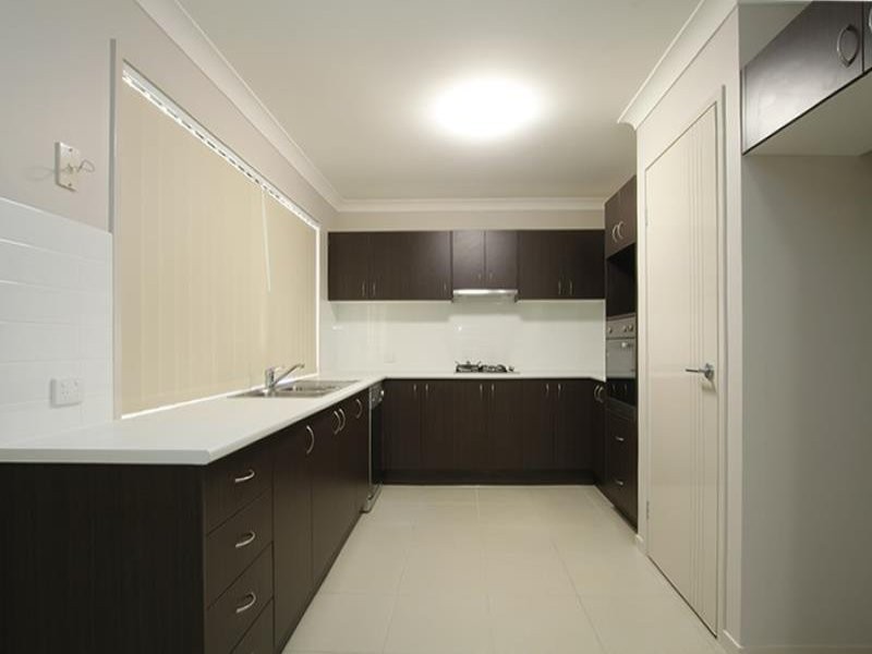 7 Roland Court, Kallangur QLD 4503