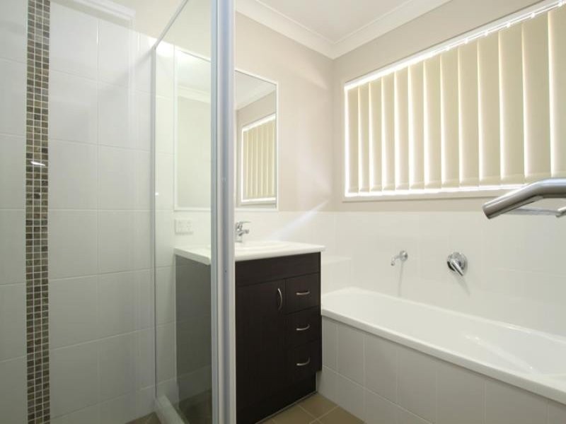 7 Roland Court, Kallangur QLD 4503