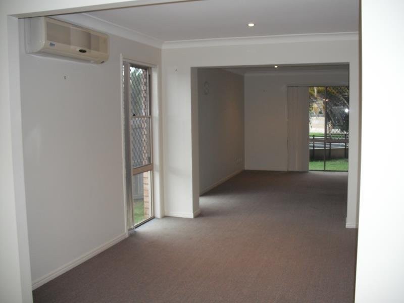 8 AMITY DRIVE, Rothwell QLD 4022