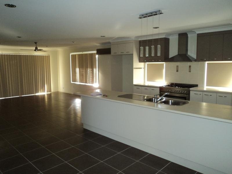 10 Taunton Street, Carseldine QLD 4034