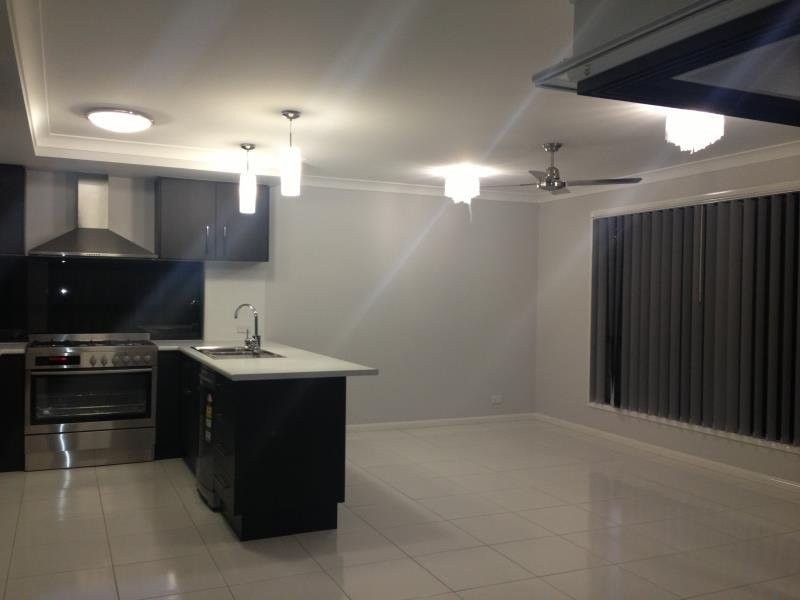 66 Somerset Drive, Carseldine QLD 4034