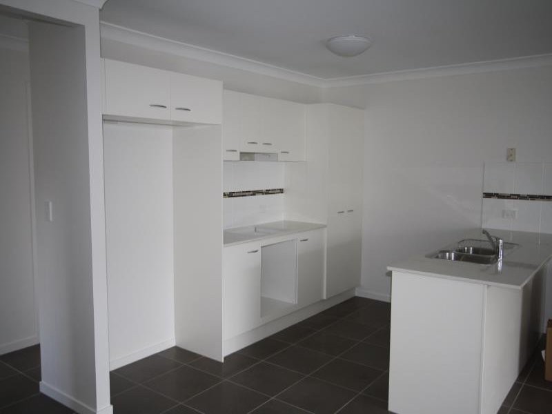 24 Oakvale Avenue, Holmview QLD 4207