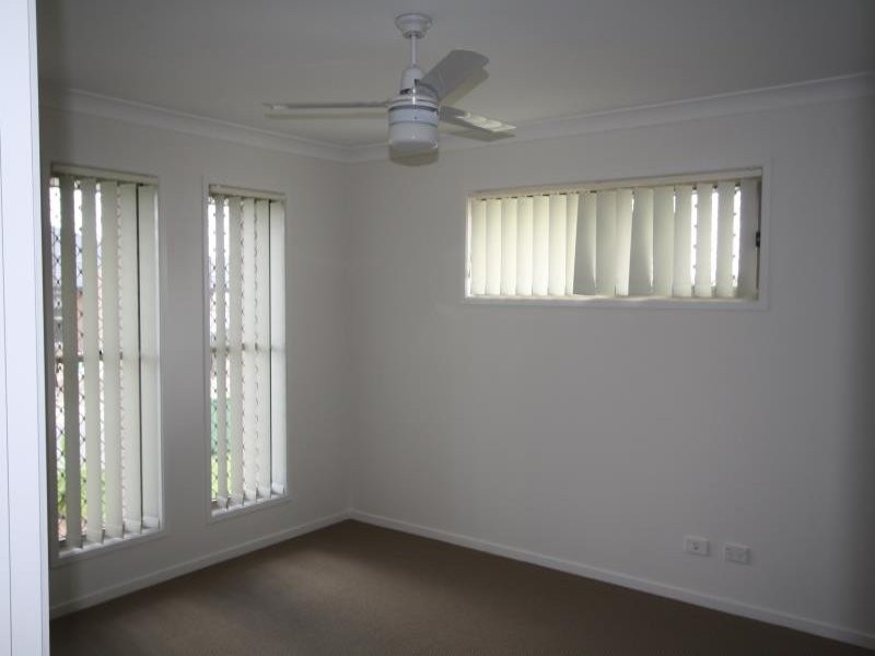 24 Oakvale Avenue, Holmview QLD 4207