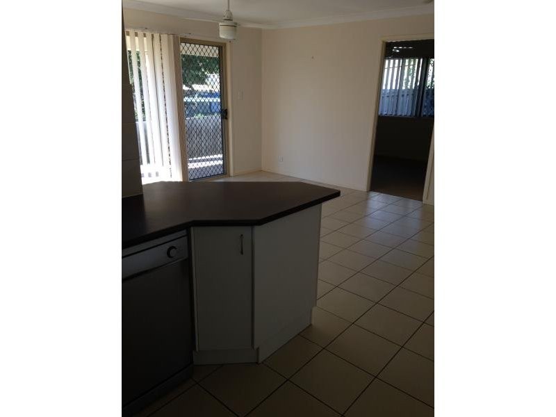10 Schafer Court, Edens Landing QLD 4207