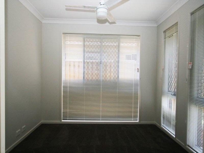 28 Diamantina Cres, Fitzgibbon QLD 4018