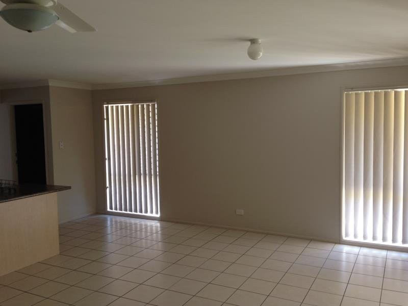 11 Willow Place, Heathwood QLD 4110