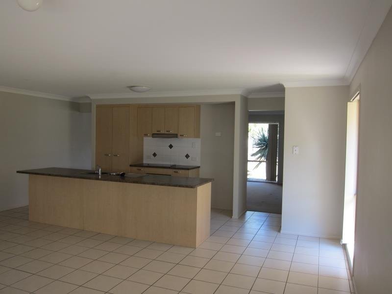 11 Willow Place, Heathwood QLD 4110