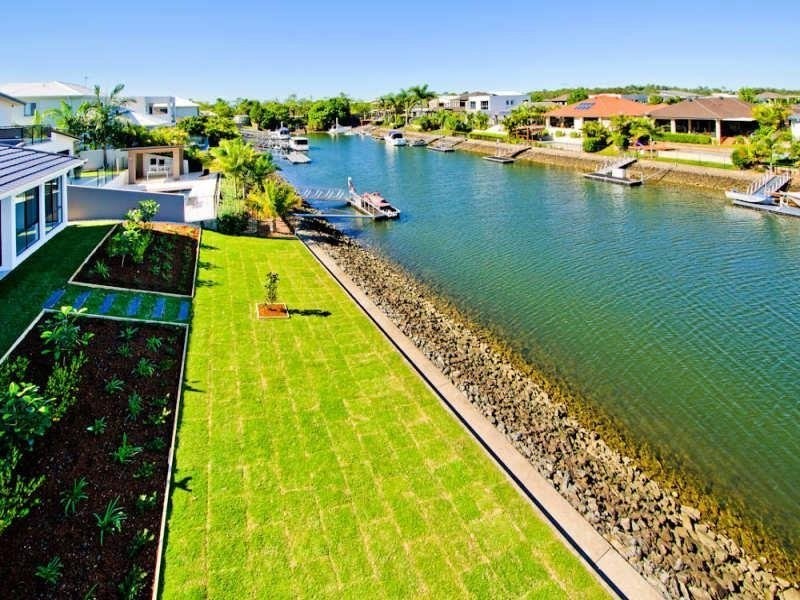 16 Ferrymans Court, Helensvale QLD 4212