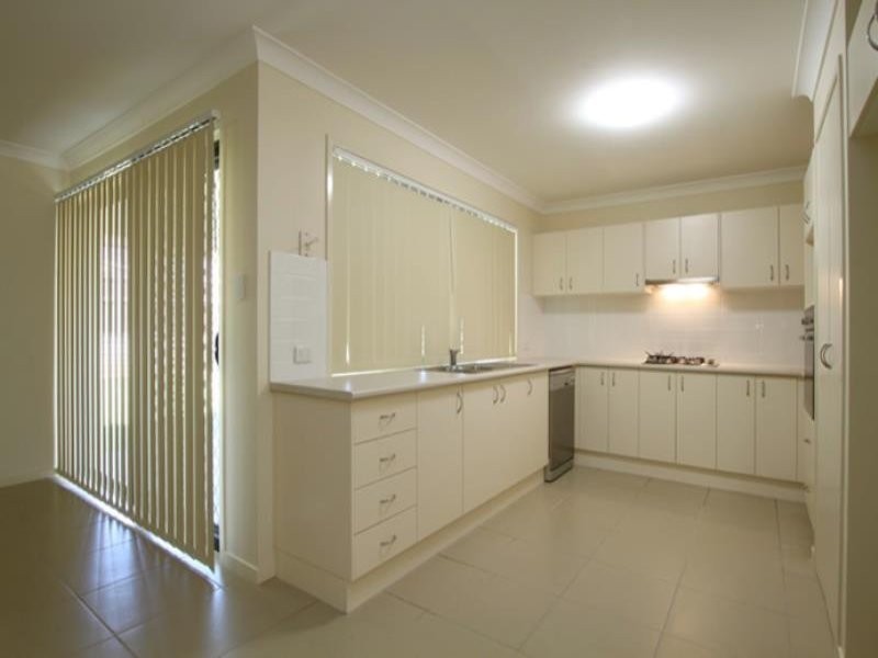 13 Toby Close, Kallangur QLD 4503