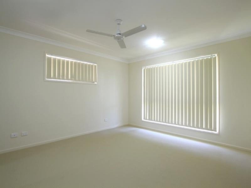 13 Toby Close, Kallangur QLD 4503