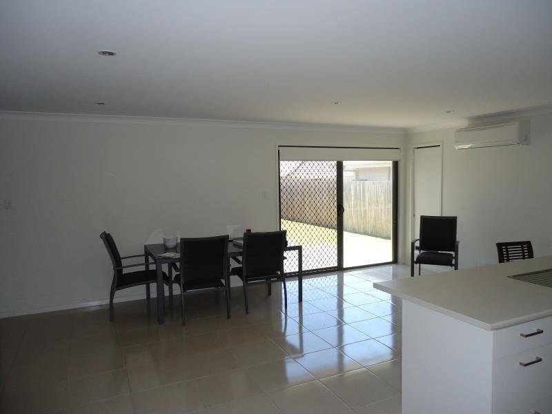 16 Emerson Road, Windaroo QLD 4207