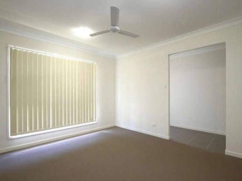 3 Roland Court, Kallangur QLD 4503
