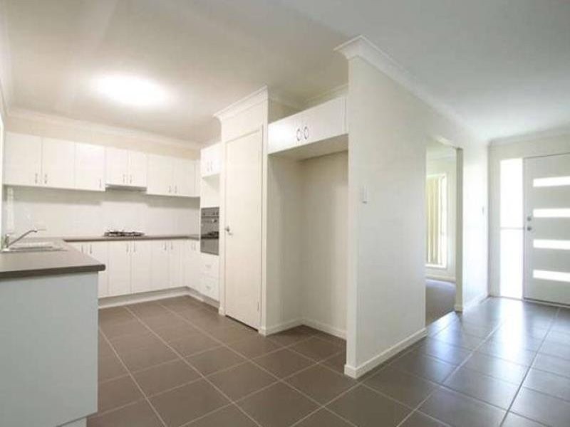 3 Roland Court, Kallangur QLD 4503