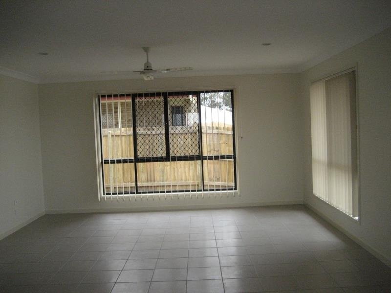 28 Flower Place, Richlands QLD 4077