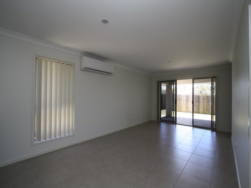 27 Dickson Crescent, North Lakes QLD 4509