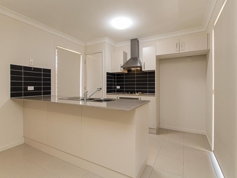 15 Combs Street, Yarrabilba QLD 4207