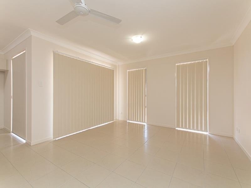 15 Combs Street, Yarrabilba QLD 4207