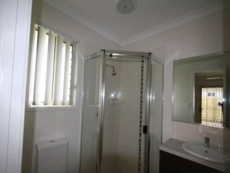 20 Riviera Crescent, North Lakes QLD 4509