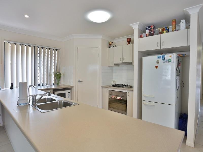11 Toby Close, Kallangur QLD 4503