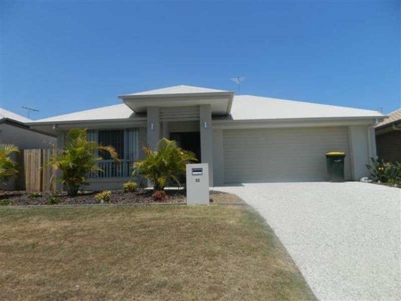 32 Cowen Terrace, North Lakes QLD 4509