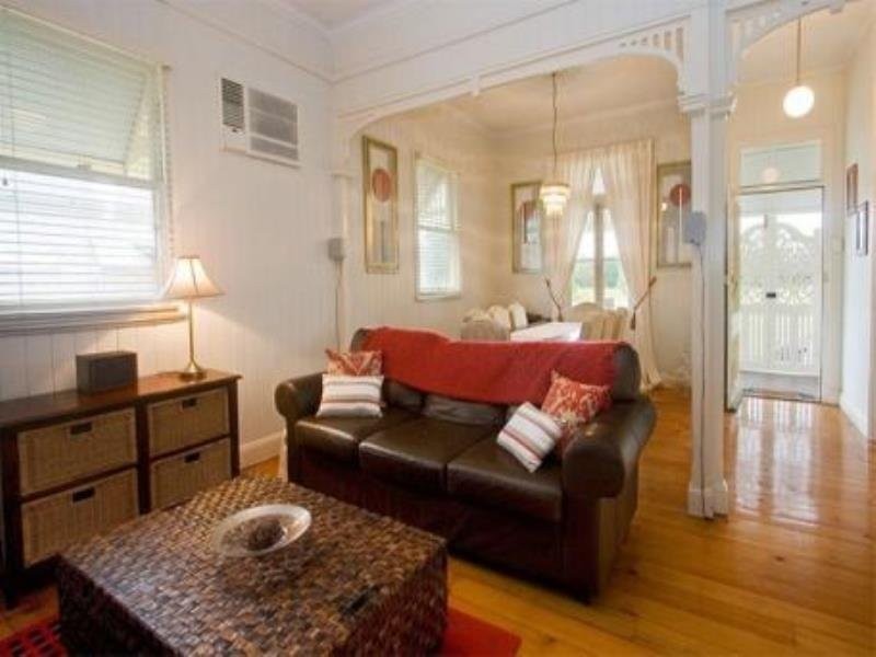 10 Thorpe Street, Wooloowin QLD 4030