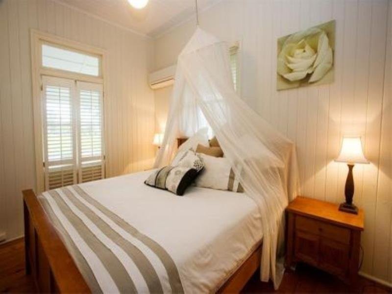 10 Thorpe Street, Wooloowin QLD 4030